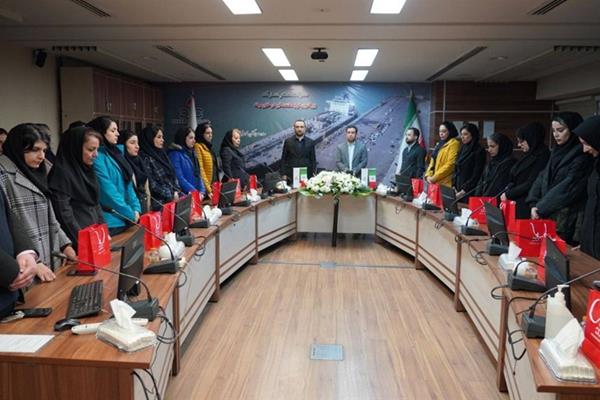 تجلیل از بانوان شرکت نفت پاسارگاد به مناسبت میلاد حضرت زهرا (س)
