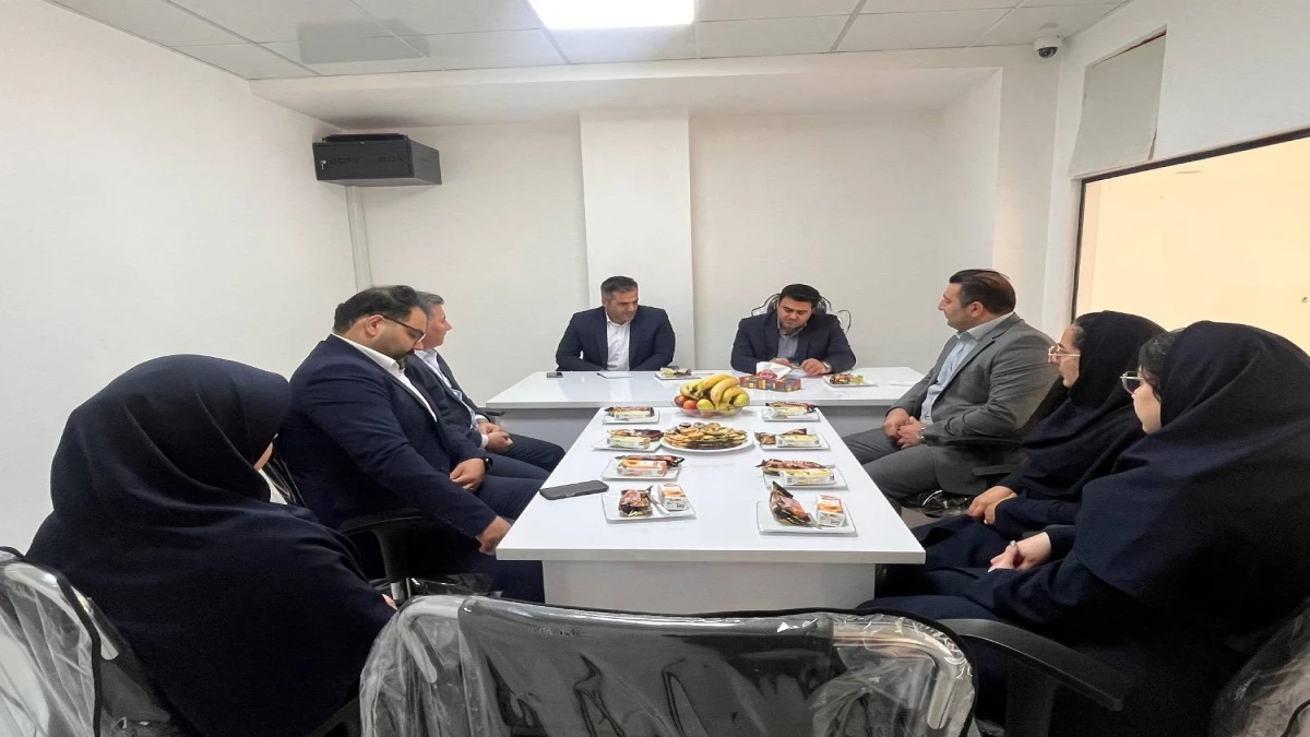 بازدید مدیر منطقه شمال کشور بیمه دی، از شعبه گنبد