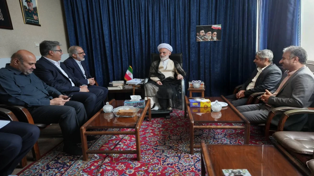 تأکید نماینده ولی‌فقیه بر انضباط مالی و حذف واسطه‌ها در صنعت ساختمان / دکتر خورسندیان: منابع بانک مسکن بدون انحراف وارد حوزه مسکن می‌شود