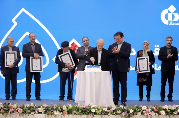 حضور مدیران ارشد صنعت بیمه، مدیران عامل اسبق و بیمه‌گذاران در مراسم گرامیداشت ۵۰ سالگی بیمه دانا
