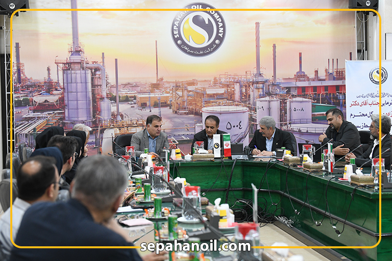 بازدید مدیر کل حفاظت محیط زیست استان اصفهان از پالایشگاه نفت سپاهان
