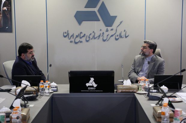 بررسی مهمترین مسائل صنعتی استان قم در دیدار رئیس هیات عامل ایدرو و استاندار قم
