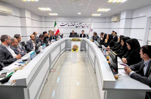 برخورد مناسب با مشتری اولویت بانک ایران زمین است
