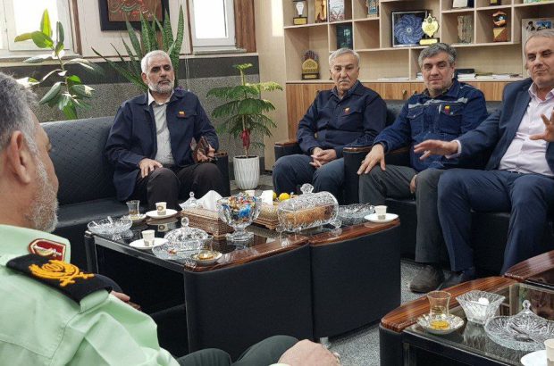 دیدار رییس هیات مدیره شرکت فولاد خوزستان و هیات همراه با فرمانده انتظامی استان خوزستان
