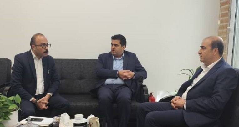 سفر مدیر منطقه شمال بیمه دی به سمنان؛ تاکید بر توسعه بازار و حمایت از شبکه فروش