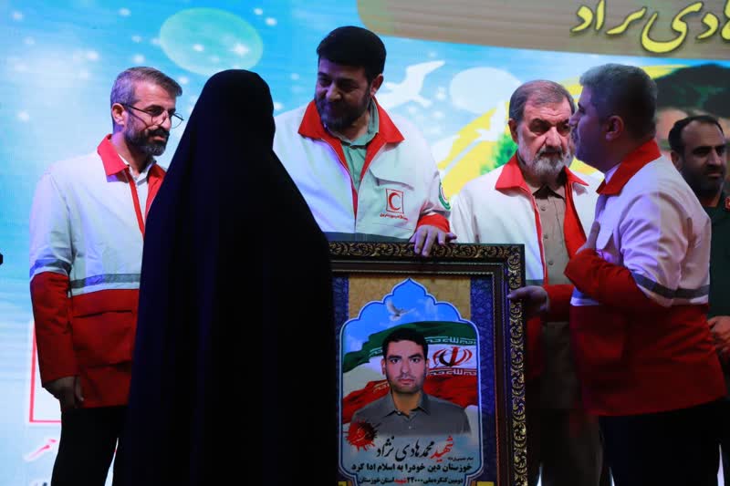 مدیرعامل سازمان منطقه آزاد اروند عضو افتخاری جمعیت هلال احمر ایران شد
