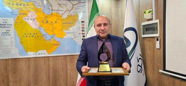 دریافت نشان «مدیر شایسته» توسط مدیرعامل سازمان منطقه آزاد ماکو
