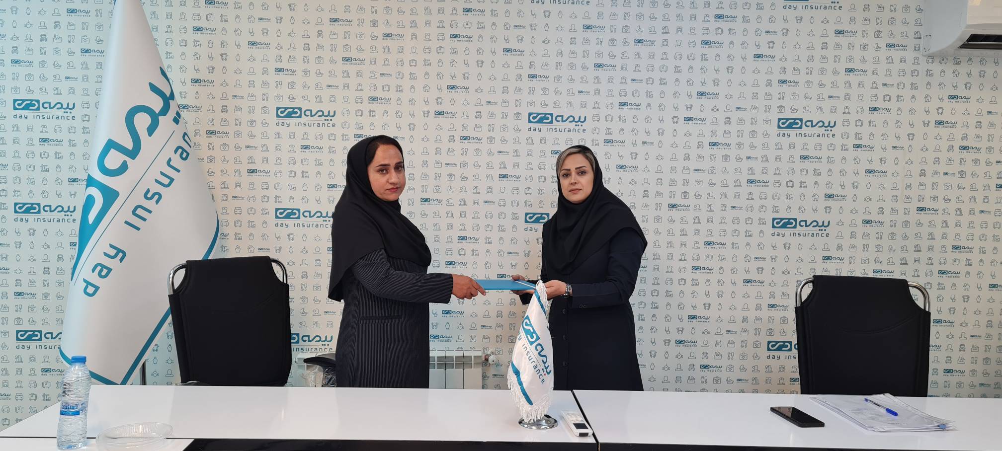 تقدیر از نماینده فروش برتر بیمه زندگی در لرستان 