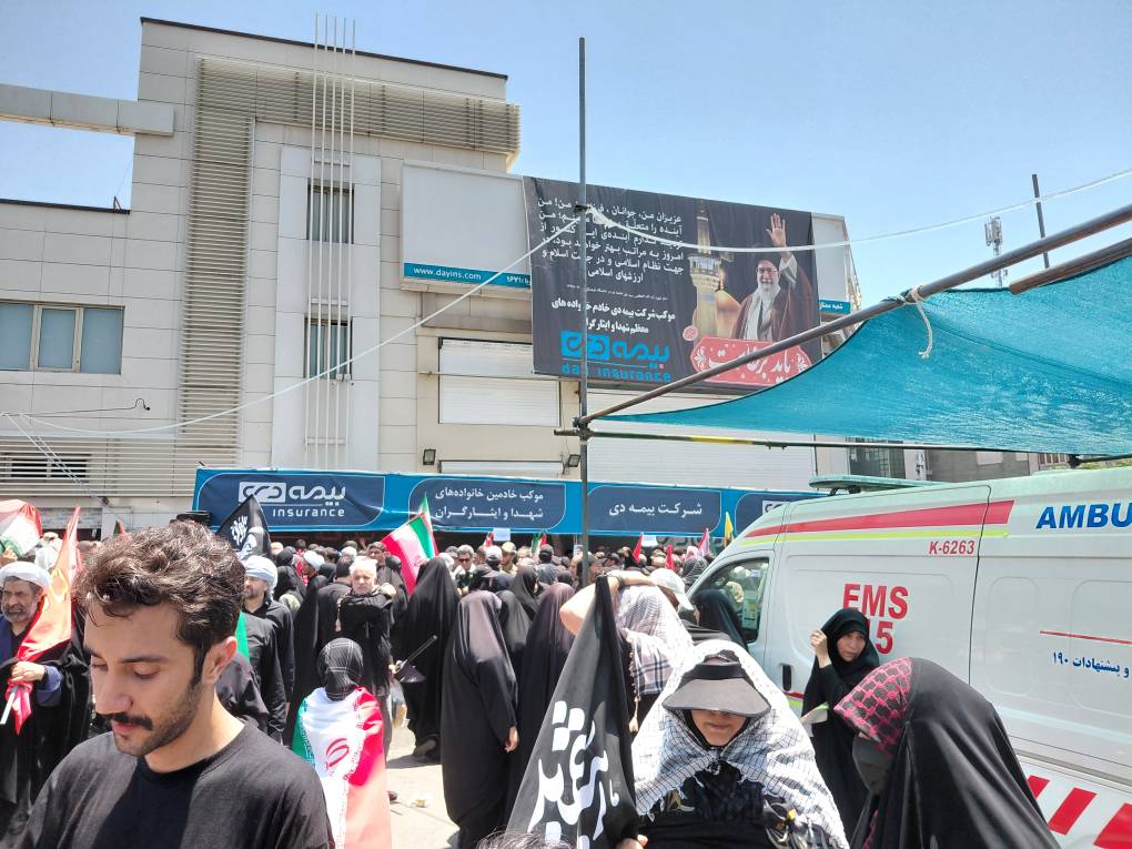 از حضور رییس کل بیمه مرکزی در موکب بیمه دی تا خدمت بی تکلف  مدیرعامل به زائران
