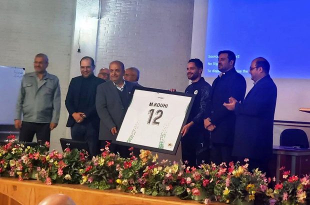 نشست صمیمی مدیرعامل ذوب آهن اصفهان با کادر فنی و بازیکنان تیم فوتبال ذوب آهن
