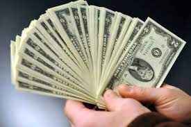 پیش بینی قیمت دلار ۱۷ دی ۱۴۰۲ / آرایش نزولی بازار ارز ادامه دارد؟
