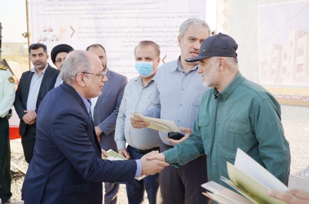 قدردانی ویژه استاندار بوشهر از بانک مسکن/ تأمین مالی ۴ هزار و ۵۸۸ واحد مسکونی نهضت ملی از سوی بانک مسکن در بوشهر
