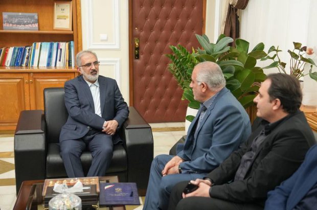 قدردانی رئیس بنیاد مسکن از بانک مسکن به‌ پاس نقش مؤثر در پیشبرد طرح نهضت ملی
