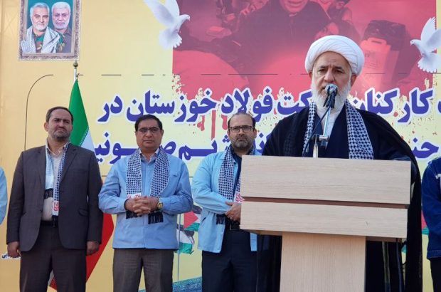 کارکنان شرکت فولاد خوزستان در خط مقدم مبارزه با دشمنان ایران اسلامی و انسانیت هستند
