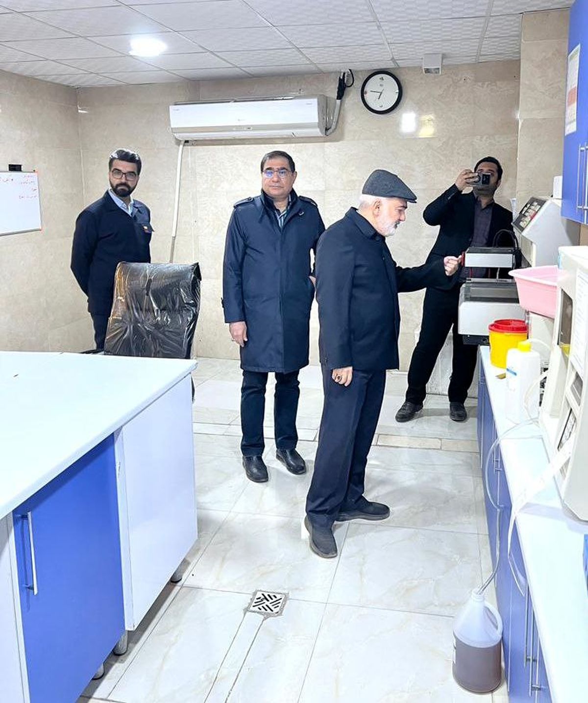 بازدید استاندار خوزستان از درمانگاه فولاد خوزستان در منطقه محروم عین دو
