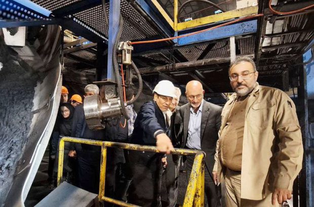 موثقی نیا از بخش های مختلف مجتمع چادرملو بازدید کرد
