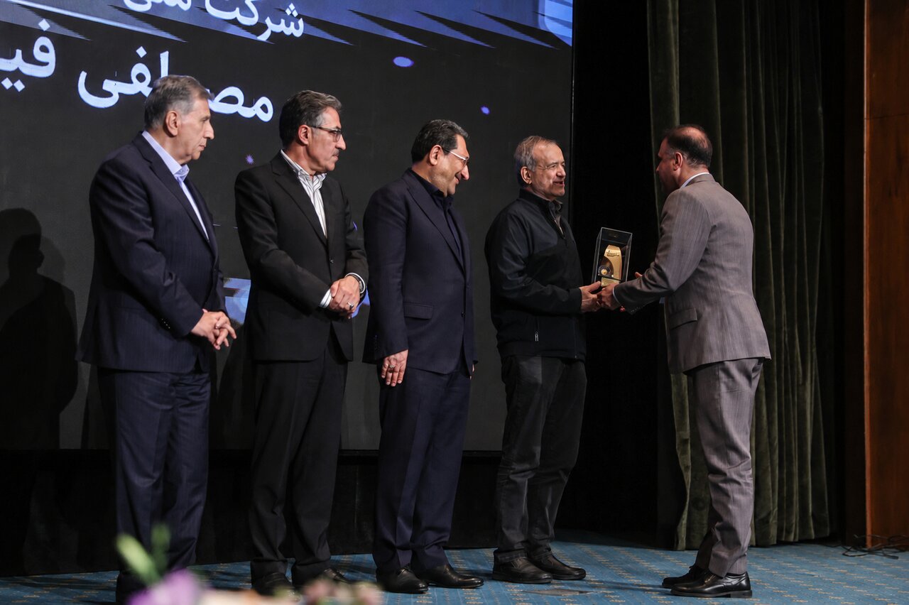 تقدیر رئیس‌جمهور از مدیرعامل شرکت ملی صنایع مس ایران
